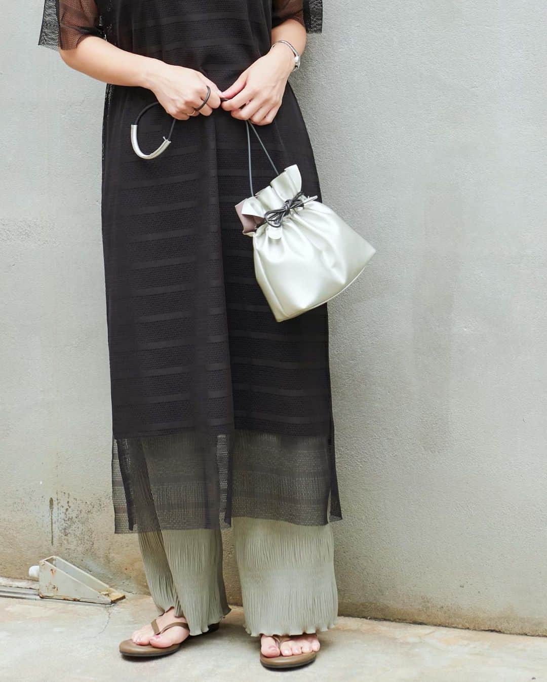 本橋優華さんのインスタグラム写真 - (本橋優華Instagram)「メッシュ素材いいです◎ ビーチやプールでも着れるし☺︎  アクセからサンダルまで全身#colony2139 コーデです。 #ootd#mesh#dress#pistàcchio#pants#mint#khaki#minibag#160cm#tokyo#harajuku」7月6日 19時23分 - uk_jp