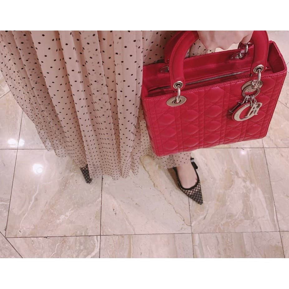 板野友美さんのインスタグラム写真 - (板野友美Instagram)「👜＋👠　@dior   #dior #ootd #友style」7月6日 19時32分 - tomo.i_0703