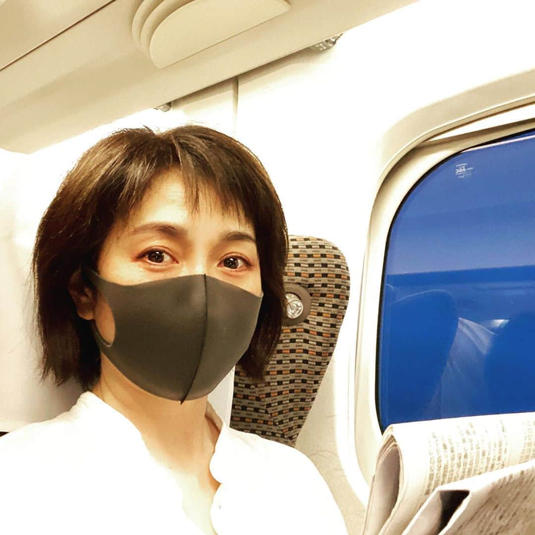 生稲晃子さんのインスタグラム写真 - (生稲晃子Instagram)「名古屋へ行ってきま〜す🚄  #新幹線 #新幹線すいてます #名古屋へ #スイッチ #東海テレビスイッチ #生稲晃子」7月6日 19時37分 - akiko__ikuina