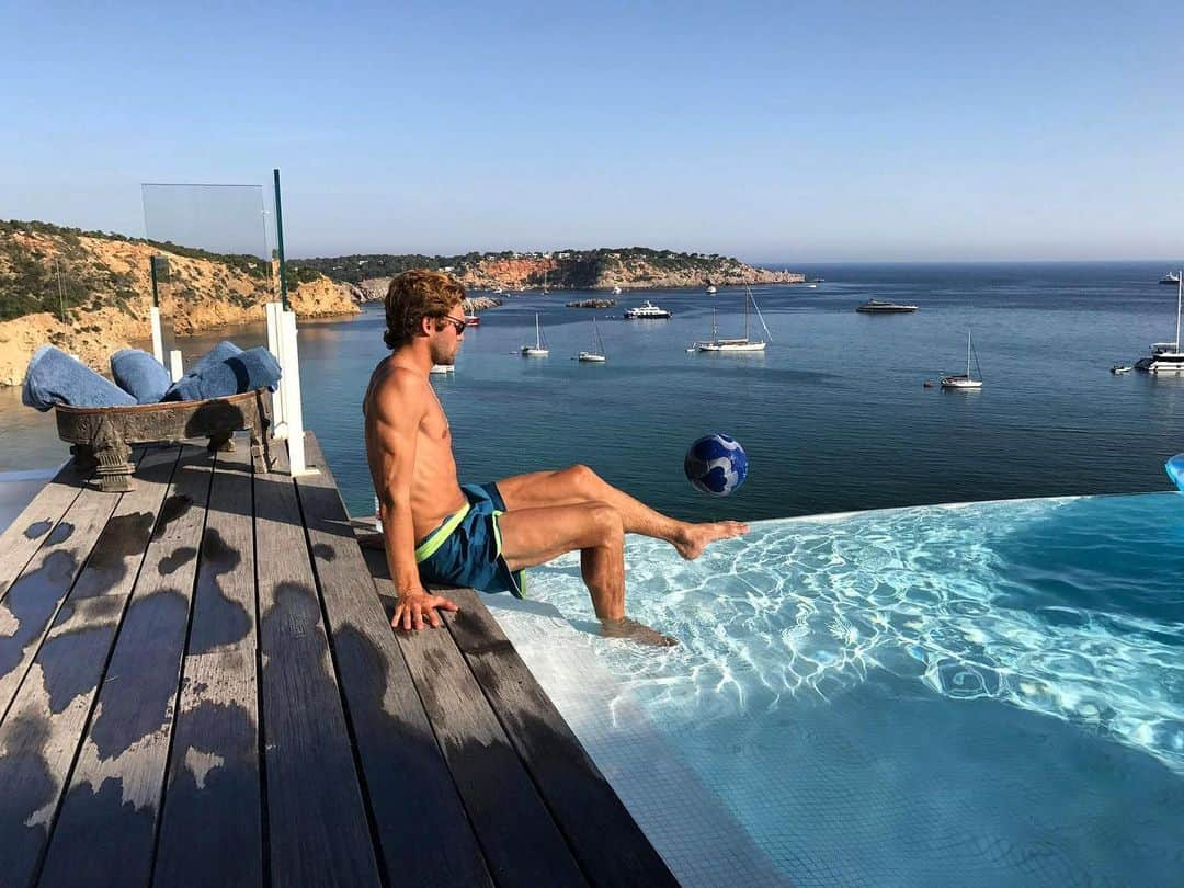 マルコス・アロンソ・メンドーサさんのインスタグラム写真 - (マルコス・アロンソ・メンドーサInstagram)「〽️onday 〽️otivation 💙⚽️🇪🇸」7月6日 20時06分 - marcosalonso28