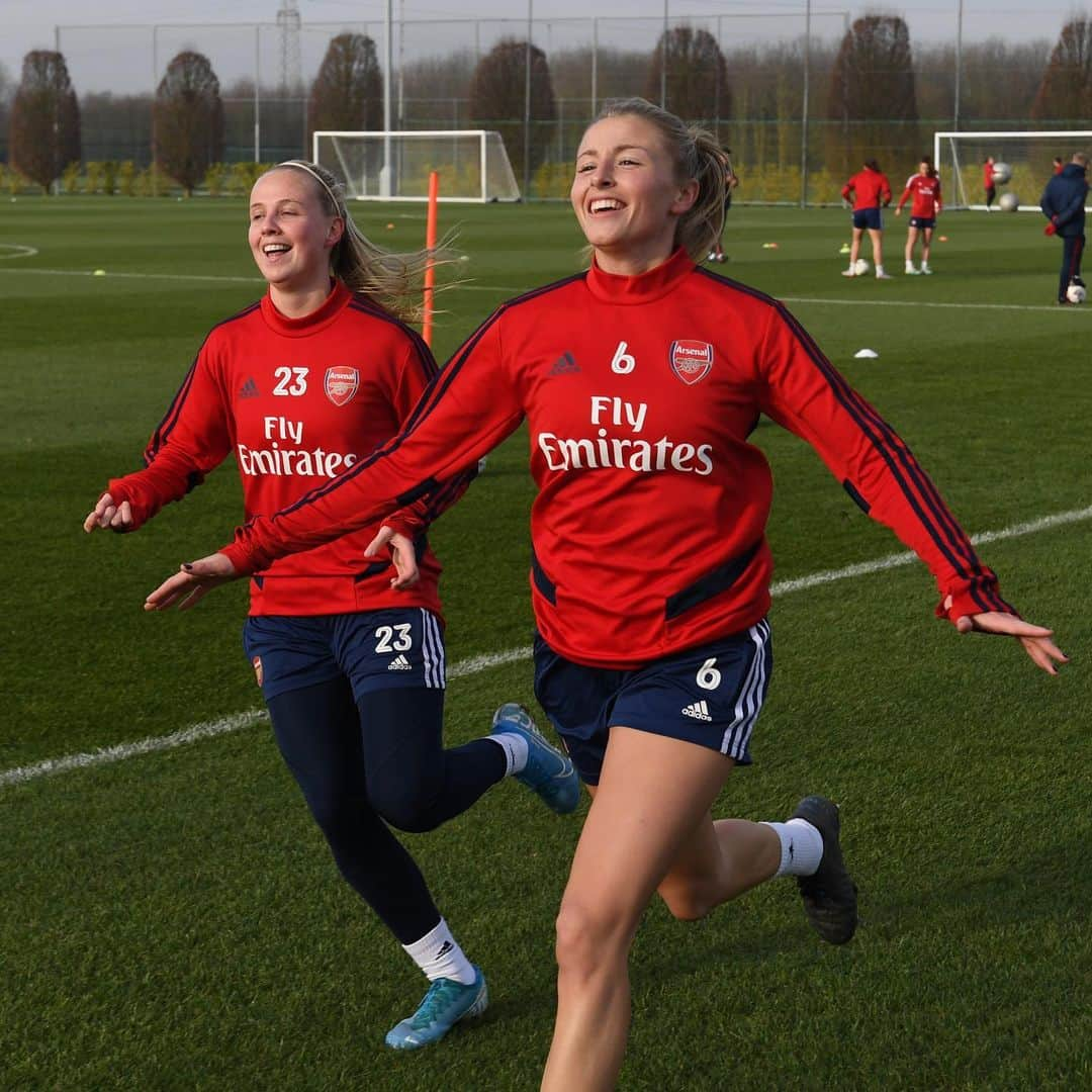 Arsenal Ladiesさんのインスタグラム写真 - (Arsenal LadiesInstagram)「Thinking about that first session back at London Colney 😁 #WeAreTheArsenal 🔴」7月6日 19時57分 - arsenalwfc