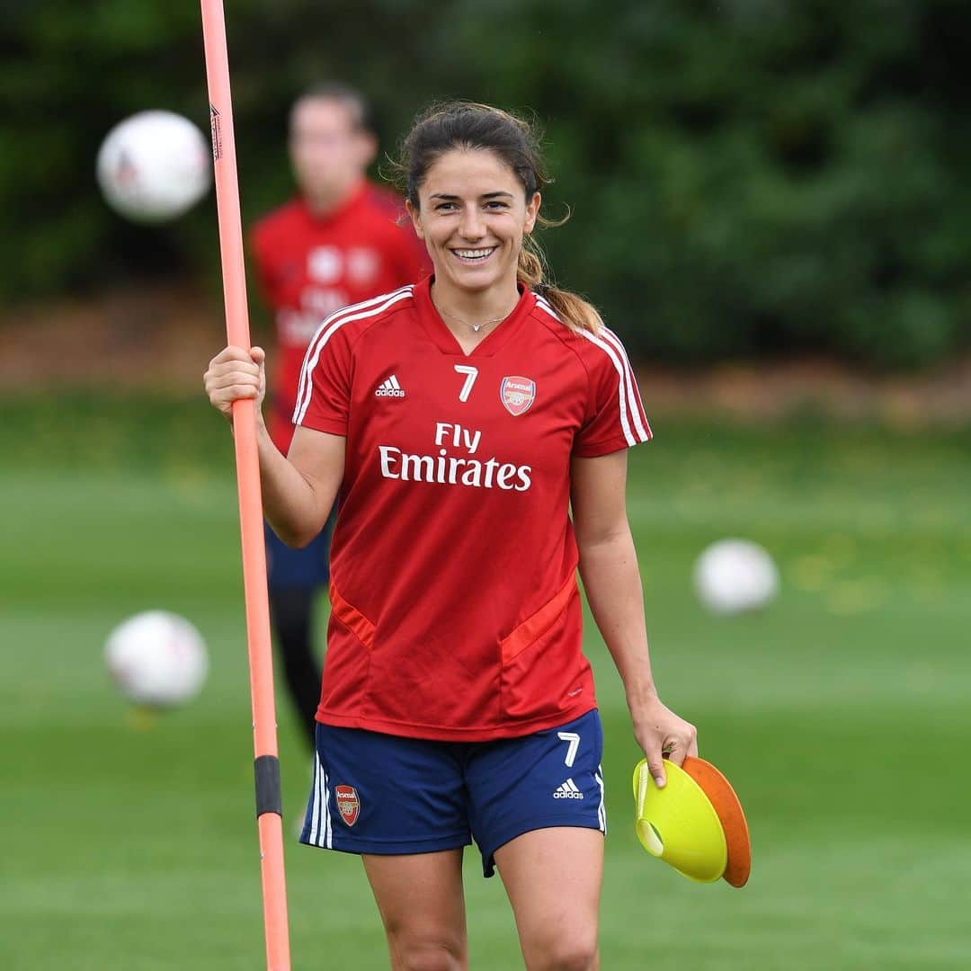 Arsenal Ladiesさんのインスタグラム写真 - (Arsenal LadiesInstagram)「Thinking about that first session back at London Colney 😁 #WeAreTheArsenal 🔴」7月6日 19時57分 - arsenalwfc