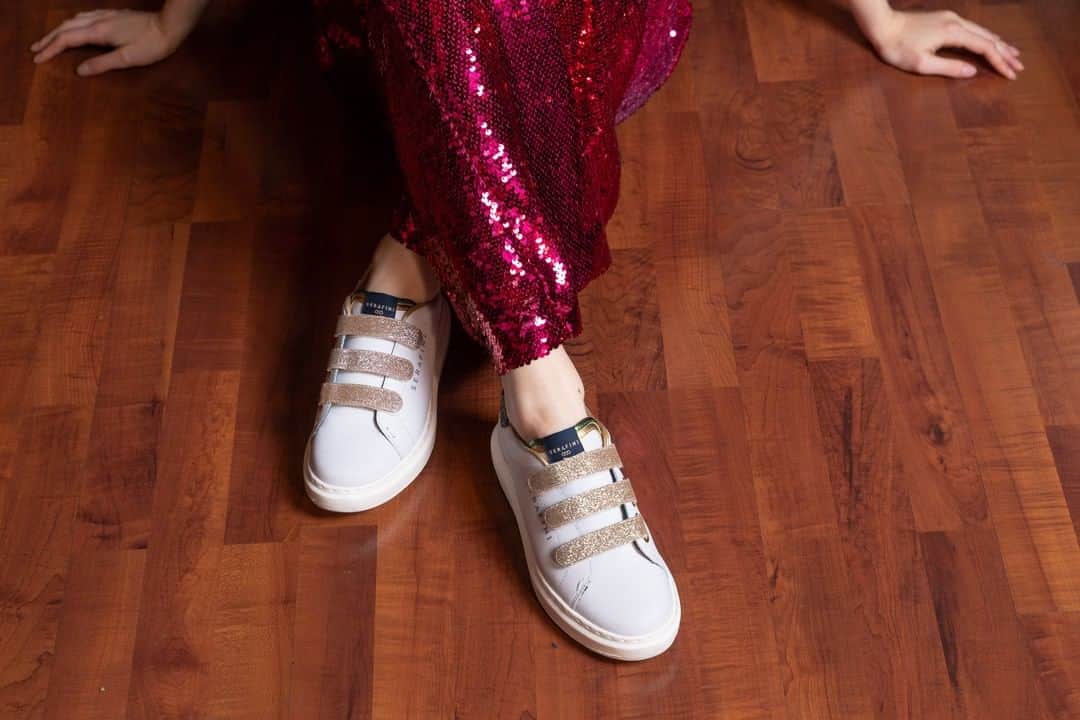 セラフィーニさんのインスタグラム写真 - (セラフィーニInstagram)「Do you want to shine? ✨ Go get your J.Connors White Python! . . . #WeAreSerafini #SerafiniShoes #sneakers #shoes #fashion #sneaker #sneakersaddict #style #sneakerheads #streetwear #ootd #vans #converse #nike #adidas #streetstyle #igsneakercommunity  #sneakerporn #sneakerholics #sneakerfreaker #footwear #shoesaddict」7月6日 20時01分 - serafiniofficial