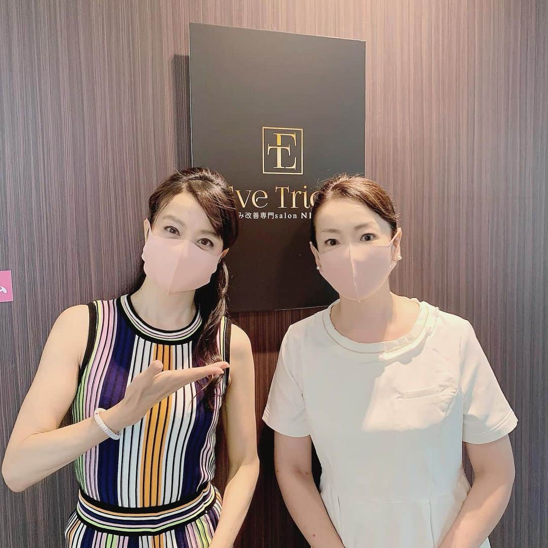 大桃美代子さんのインスタグラム写真 - (大桃美代子Instagram)「The charisma of Niigata beauty  新泻美女的魅力  니가타의 아름다움의 카리스마  新潟の美のカリスマの元へ。  渡辺美砂絵さんにエイジングケアをしていただきました。  働き者の新潟女性の強さを実感。  詳しくは、7／6日のブログに書いています。  プロフィールから飛んでくださいね。  久しぶりの新潟は忙しい〜。  皆様、よろしくお願いします。  #美のカリスマ#桃米#大桃美代子#エステ#小顔#法令線#エイジングケア#美容#新潟美容#セラピスト#ビジネス＃美容界#新潟市」7月6日 20時03分 - miyoko_omomo