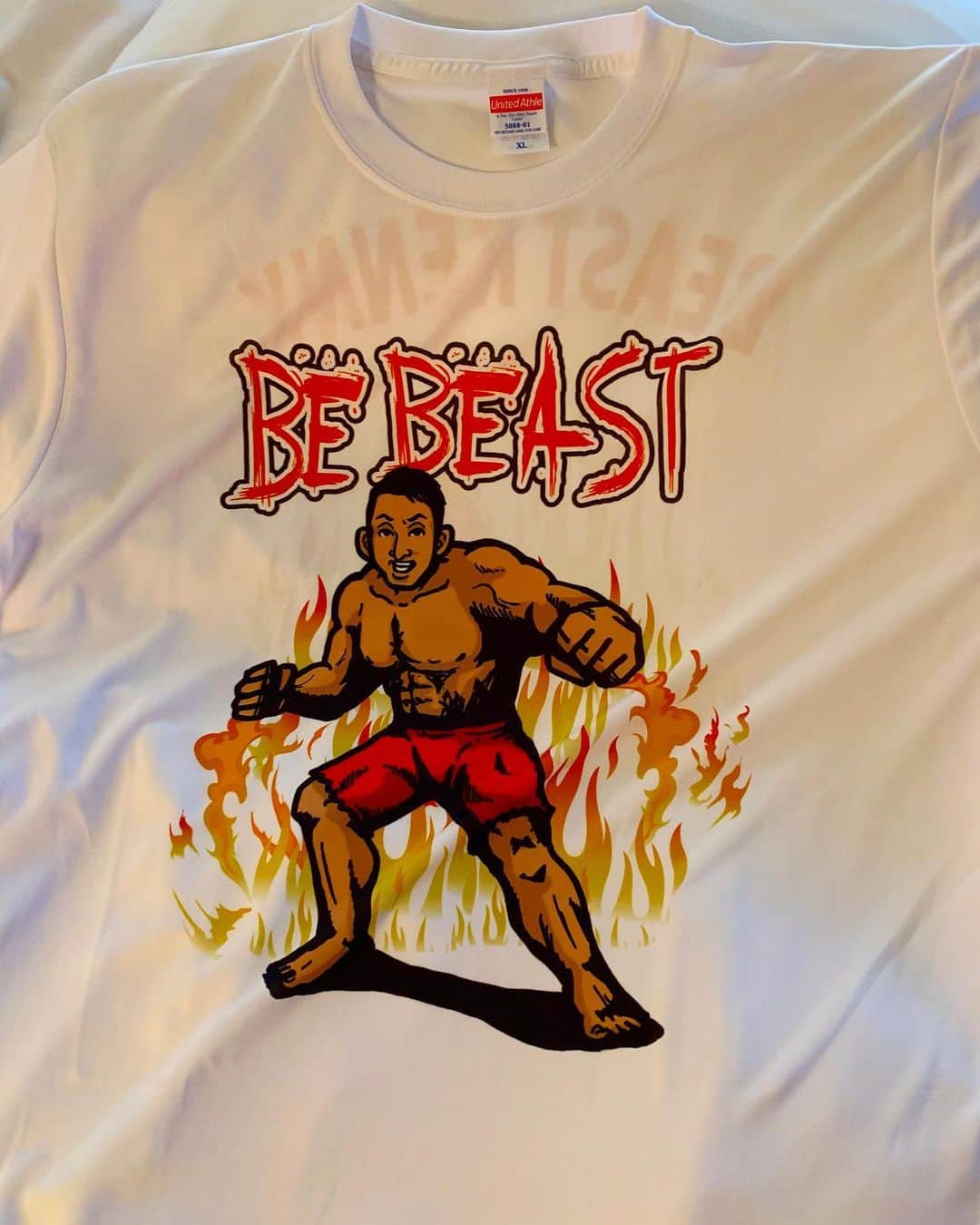 杉谷拳士さんのインスタグラム写真 - (杉谷拳士Instagram)「お疲れ様です♫ 半年かけてプロデュースしたオリジナルTシャツが、ついに完成しました( ◠‿◠ ) その名も『Be BEAST』Tシャツです🔥🦘 ⠀ BEASTシャツを着て、今の状況に打ち克ちましょう‼️ 明日からオリックス6連戦です。 BEASTモードが炸裂するよう、頑張ります🦘♫ ⠀ お買い求めは、ファイターズオフィシャルサイトへ😃 2種類から選べます！ ⠀ BEASTシャツを着たみなさんと、お会いできる日が待ち遠しいです🐨 ⠀ #beast #金子さんプロデュースTシャツも要チェック #金子さんシャツとだいぶデザインが… #よい子のみんな #強くなれる #夏のこの時期に #baseball #last #summer #高校球児へ #beastモードだ #杉谷フィスト拳士」7月6日 20時11分 - kenshi.02