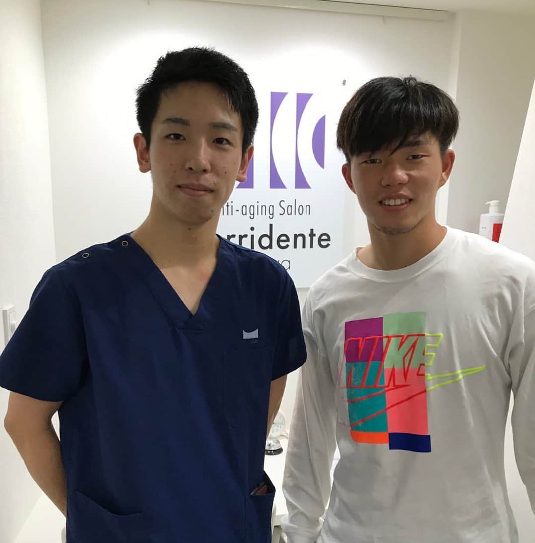 荻原拓也のインスタグラム：「体のメンテナンスに ソリデンテ浦和(@sorridente_urawa)へ 行ってきました!  コンディション調整に最高です👍  柏木さん(@yosuke_kashiwagi)の投稿に ソリデンテ浦和限定のキャンペーンがあるので チェックしてみてください！  〒330-0062 埼玉県さいたま市浦和区仲町1-10-21  テイスティービル6階   JR浦和駅西口より徒歩5分程度  #ソリデンテ# ソリデンテ南青山  #ソリデンテ浦和 #アンチエイジング #ミオドレナージ #ミオドレ  #ダイエット #不調改善 #美容 #体質改善 #免疫力アップ #ヘルスケア #コンディショニング #医療従事者 #理学療法士 #作業療法士 #鍼灸師 #柔道整復師 #トレーナー #健康 #浦和レッズ #グランドオープン #体の不調を治せば免疫力アップ」