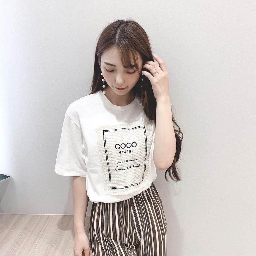 きりんさんのインスタグラム写真 - (きりんInstagram)「*  Tシャツとワイドパンツで楽ちんコーデ やけどTシャツが綺麗めなデザインで ㅤ 楽ちんな外行きコーデになりました😍♡ ㅤ ㅤ ㅤ ㅤ ㅤ tops ▷ #freshy pants ▷ #freshy shoes ▷ #freshy ㅤ ㅤ @freshy_jp ㅤ ㅤ ㅤ ㅤ ㅤ ㅤ ㅤ 割引コード［ rinrin ］使用で ショップ内の全商品10％OFFになります◡̈︎* （6/19〜7/19限定） ㅤ ㅤ ㅤ ㅤ ㅤ ㅤ ㅤ    #freshy_jp #freshy_ootd #freshy_コーデ #coordinate #コーデ #ワイドパンツ #ノースリーブ #ヘアアレンジ #ロングヘア #ロングヘアアレンジ  #前髪アレンジ #ヘアアレンジ  #ナチュラル #ナチュラルコーデ #ナチュラルライフ  #サロンモデル #サロモ #関西サロモ #作品撮り #撮影 #スタジオ撮影 #サロン撮影 #スタイル撮影 #写真部 #お洒落さんと繋がりたい #メイク好きさんと繋がりたい #撮影依頼募集中 #撮影依頼募集」7月6日 20時21分 - kirin_sh0229