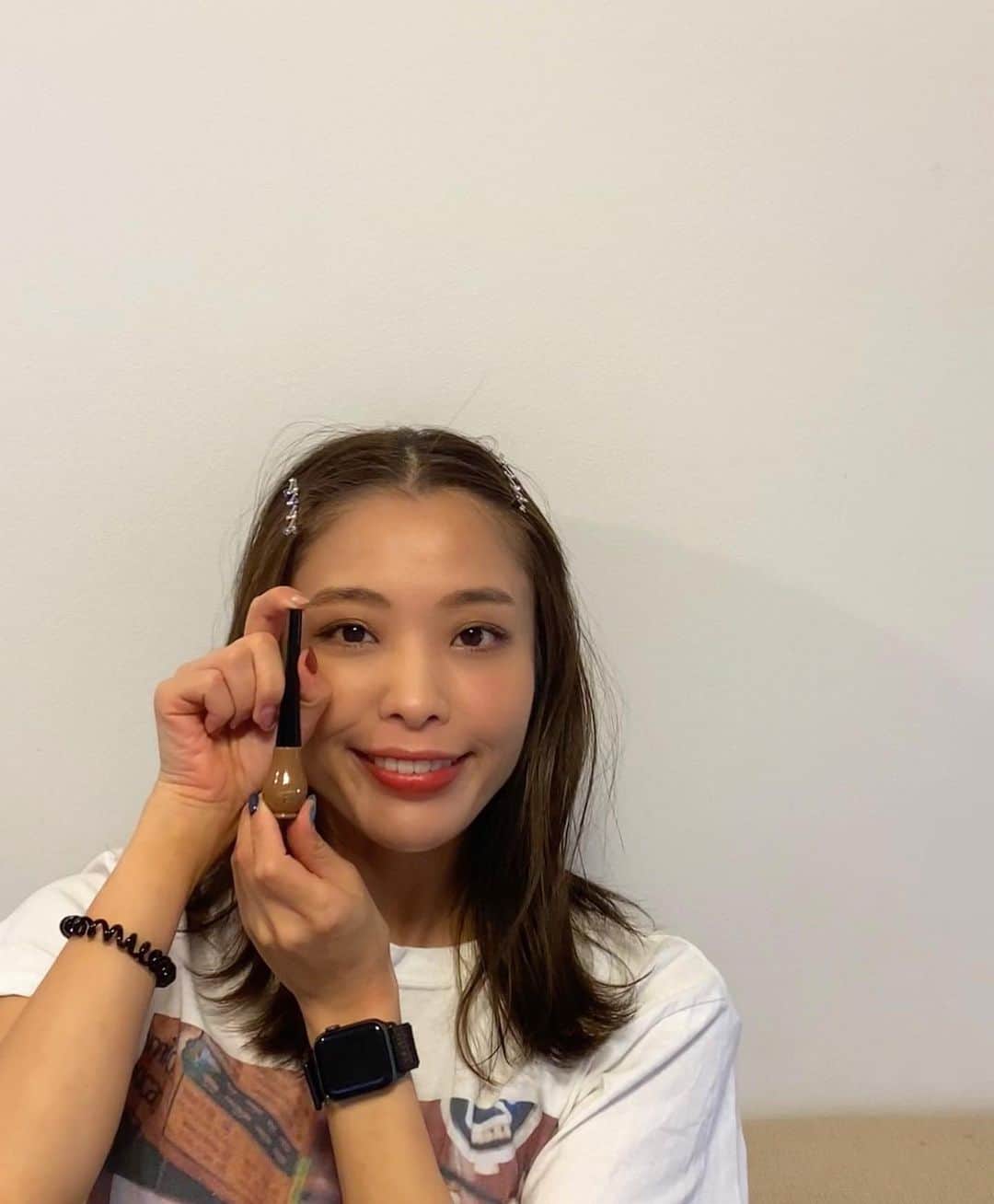 高橋有紀のインスタグラム：「昨年も頂いて、気に入って最後まで使い切った、はがさない眉ティント #エアリーアイブロウティント  今年も使わせてもらってます☺︎ 筆で描くティントなのにパウダーみたいなふんわり眉が作りやすいし、明るいカラーなので今眉カラーしてないけど、この位眉が明るくなってくれるのが嬉しい！　 筆も細くて描きやすいです🙆‍♀️  #提供 @style_noble_official  #ティント　#PR #アイブロウ」
