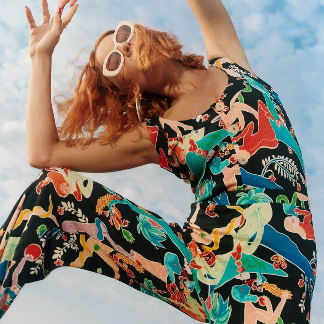 デシグアルのインスタグラム：「Whaaat? 😮 Is #MirandaLovesDesigual capsule on sale?」