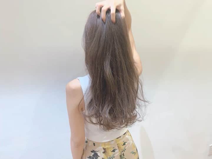 宮内ひかるのインスタグラム：「♡﻿ せっかくなのでアップ そろそろ美容院いける😚﻿ ﻿ ﻿ ﻿ #ヘアー #巻き髪 #ロングヘアー」