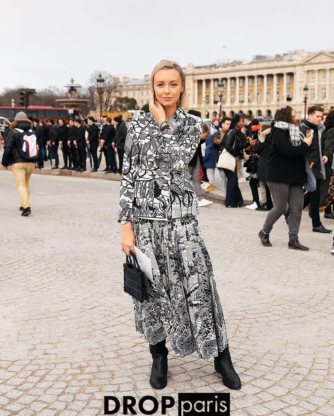 Droptokyoさんのインスタグラム写真 - (DroptokyoInstagram)「PARIS STREET STYLES #🇫🇷@drop_paris #streetstyle#droptokyo#paris#france#streetscene#streetfashion#streetwear#streetculture#tokyofashion#japanfashion#fashion#parisfashionweek#パリ#parisstreetstyle#parisfashion#pfw#2020aw#ストリートファッション Photography: @keimons @dai.yamashiro」7月6日 21時22分 - drop_tokyo