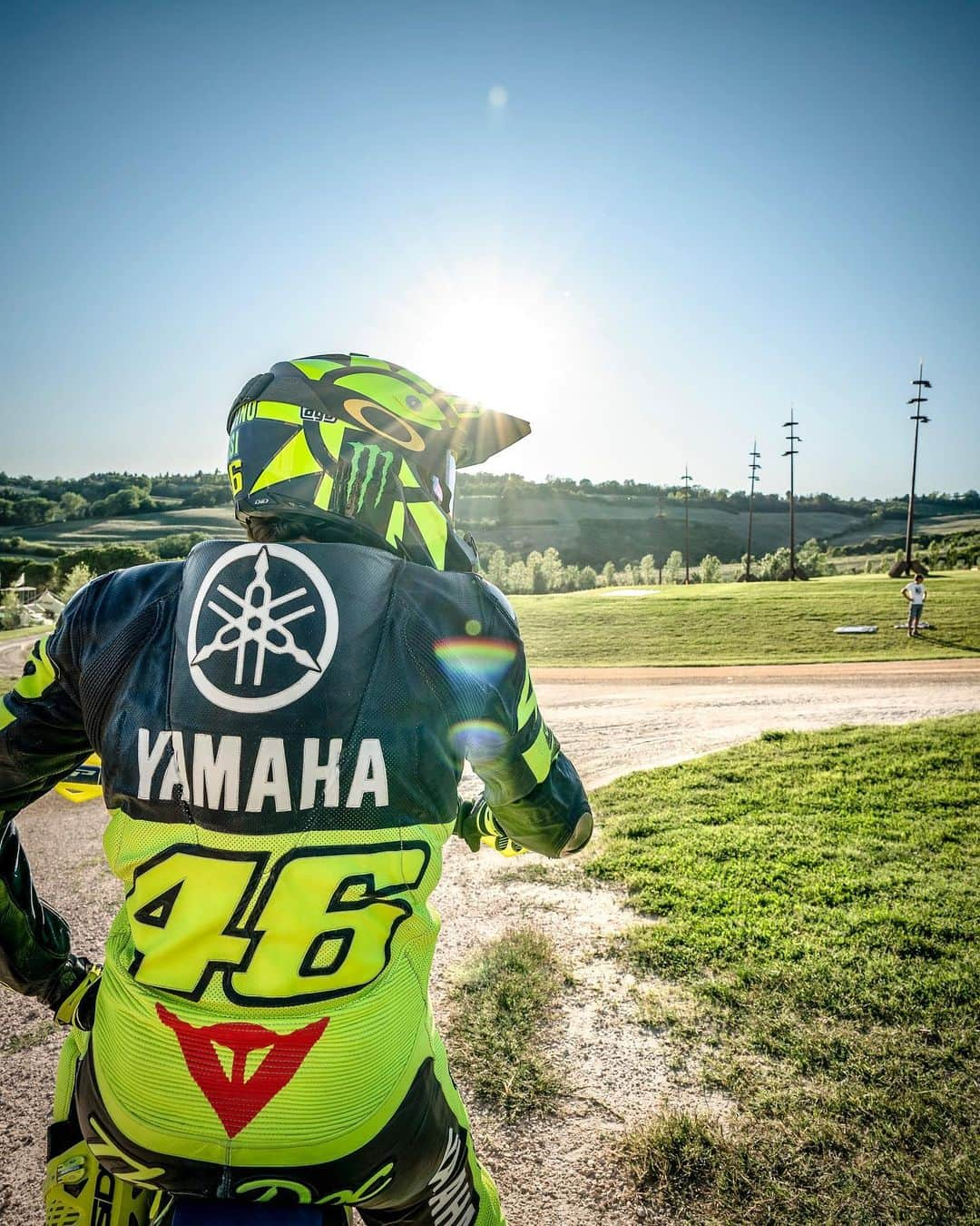 バレンティーノ・ロッシさんのインスタグラム写真 - (バレンティーノ・ロッシInstagram)「Training at the Ranch under a fantastic Full Moon 🌕 📸 @camilss」7月6日 21時30分 - valeyellow46