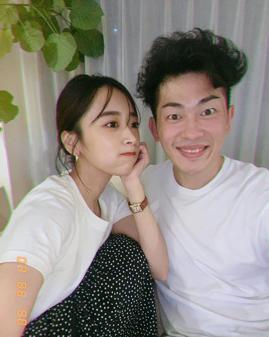 近藤千尋のインスタグラム：「バタバタで更新できていませんでした😭 引っ越しも無事に終わり 仕事して片付けしての繰り返し🏠💦 いろんな事があっても ひーぼぉくんが1日の終わりに お風呂上がりの爆発頭で隣に居てくれるだけで 心が落ち着くのです。❤️ おやすみなさい🌙😴 #安定のひーぼぉくんブロッコリーヘア #好き」