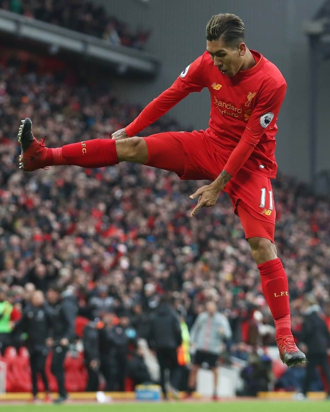 リヴァプールFCさんのインスタグラム写真 - (リヴァプールFCInstagram)「Five 𝒎𝒂𝒈𝒊𝒄𝒂𝒍 years of unforgettable finishes, classic celebrations and special moments 😍🙌 #LFC #LiverpoolFC #Liverpool #Firmino #OnThisDay」7月6日 21時47分 - liverpoolfc