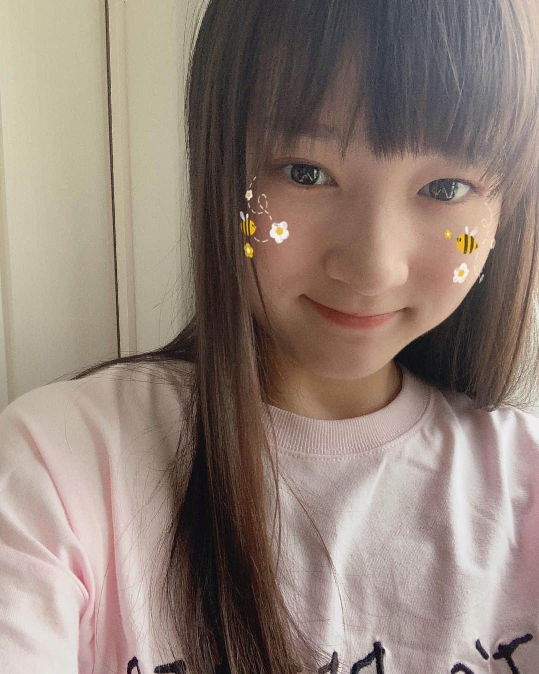 石田結耶のインスタグラム：「. 🌼🐝 . #jk」