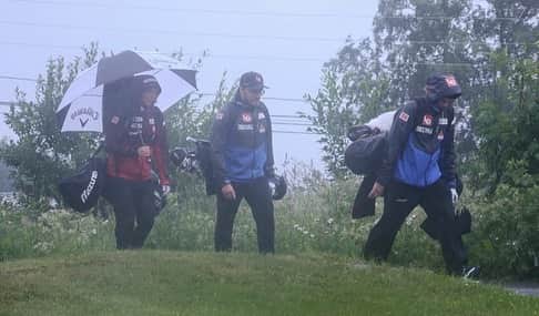 マーレン・ルンビのインスタグラム：「Artig med golf, sa folk 🤷🏼‍♀️🥶☔️ Takk for turneringen @totenbanken og Gjøvik og Toten Golfklubb. 📸@opplandarbeiderblad」