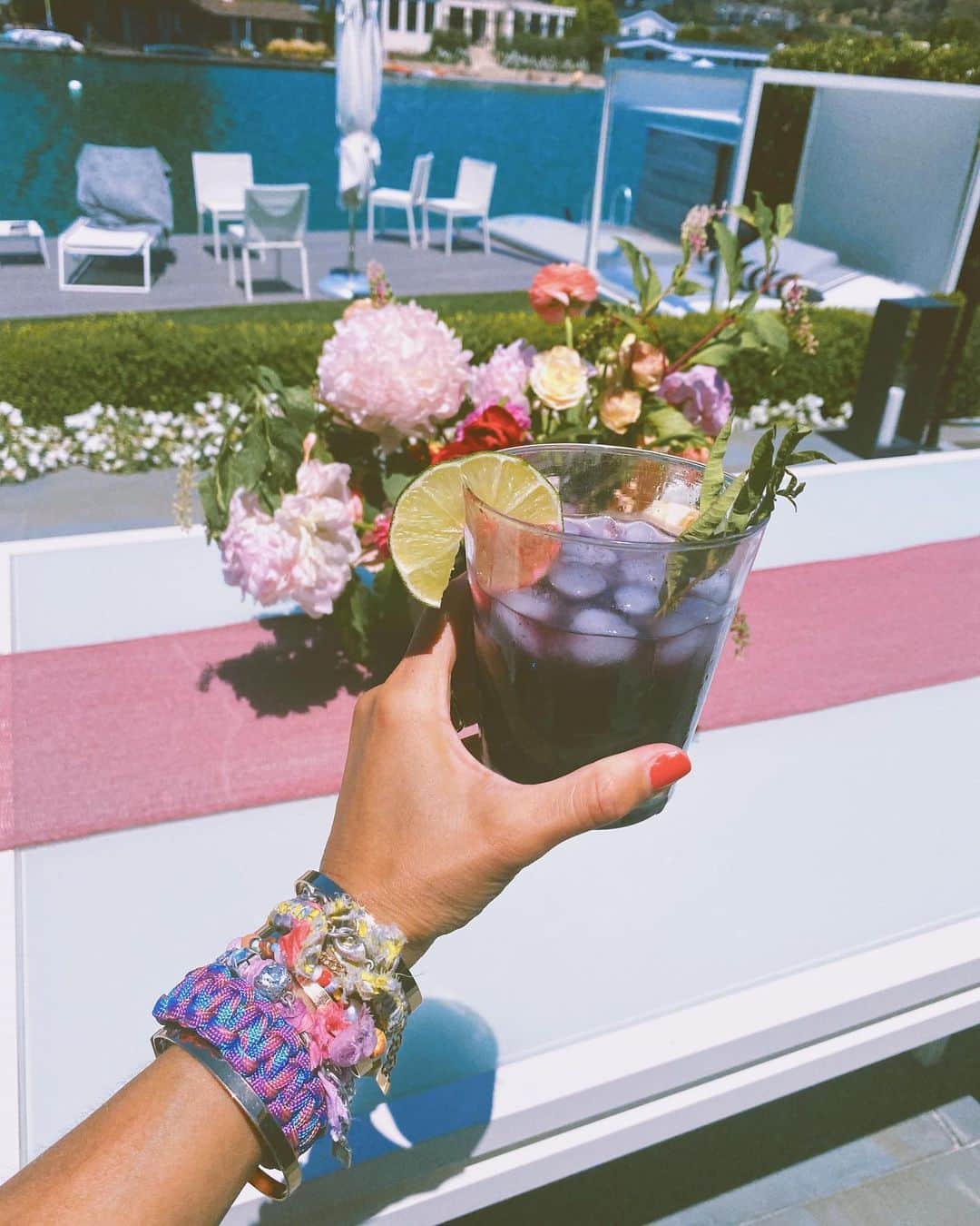 ダニジョーのインスタグラム：「🍇🍓🍧🥝💦」