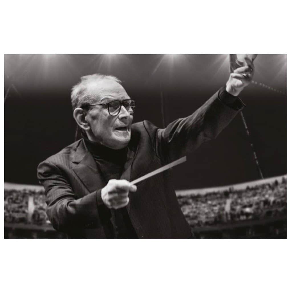 リンダ・エヴァンジェリスタのインスタグラム：「🖤 #RIP Maestro. 🕊#EnnioMorricone 🎶」