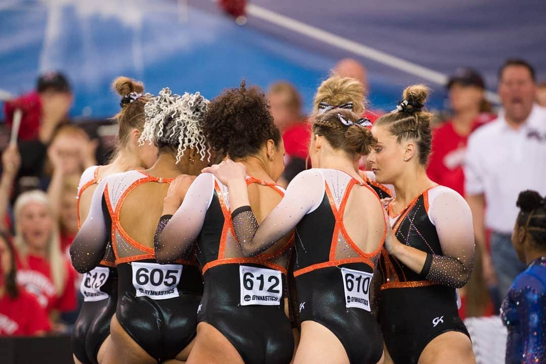 Inside Gymnasticsさんのインスタグラム写真 - (Inside GymnasticsInstagram)「❤#mondaymotivation #teamwork #family #gymnastics #resilience #determination #champions #athletes #beautiful #bettertogether #strength #pictureperfect #picoftheday #instagood   Photo @beavergym  By Lloyd Smith @lgs6632」7月6日 22時31分 - insidegym