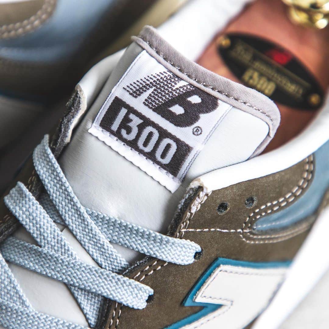 HYPEBEASTさんのインスタグラム写真 - (HYPEBEASTInstagram)「@hypebeastkicks: Take a closer look at @newbalance‘s upcoming Made-in-Japan 1300. Marking the opening of the T-HOUSE concept store in Tokyo, as well as celebrating 35 years since the highly sought-after sneaker was first introduced in 1985, the shoes have been stitched together by artisan shoemakers and feature a premium Japanese steerhide leather and durable nylon construction in a classic grey and blue color palette. Look for it to launch via a raffle at @hbx on July 13 for a price of $630 USD.⁠⠀ Photo: Heison Ho/HYPEBEAST」7月6日 22時52分 - hypebeast