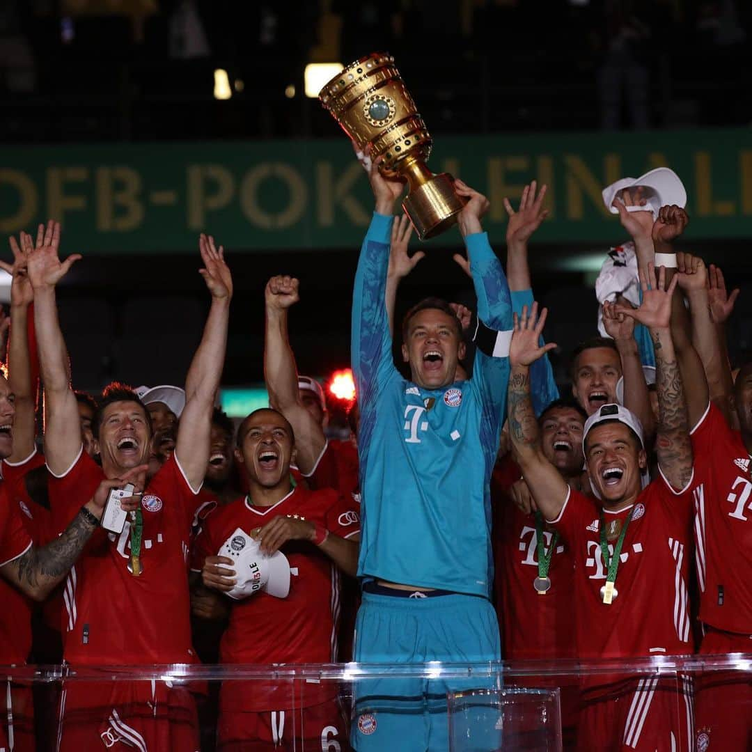 マヌエル・ノイアーさんのインスタグラム写真 - (マヌエル・ノイアーInstagram)「What a Team @fcbayern 🏆🏵⚽️」7月7日 4時25分 - manuelneuer