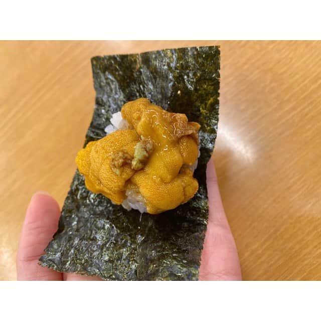 三島ゆかりさんのインスタグラム写真 - (三島ゆかりInstagram)「まいう〜💖🤤 #うに #寿司 #美味しかった #お寿司のネタで一番好き #大阪グルメ #sushi #japan #japanesefood #instagood #instalike #instafood #instapic #gourmet #follow」7月6日 23時10分 - apple340