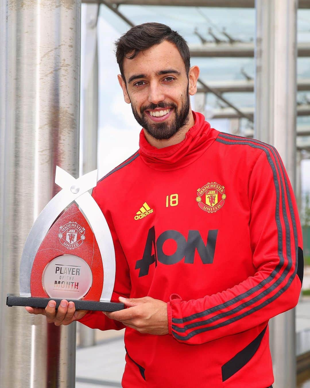 マンチェスター・ユナイテッドさんのインスタグラム写真 - (マンチェスター・ユナイテッドInstagram)「😍 It's back-to-back #MUFC Player of the Month awards for #BrunoFernandes 👏」7月6日 23時11分 - manchesterunited