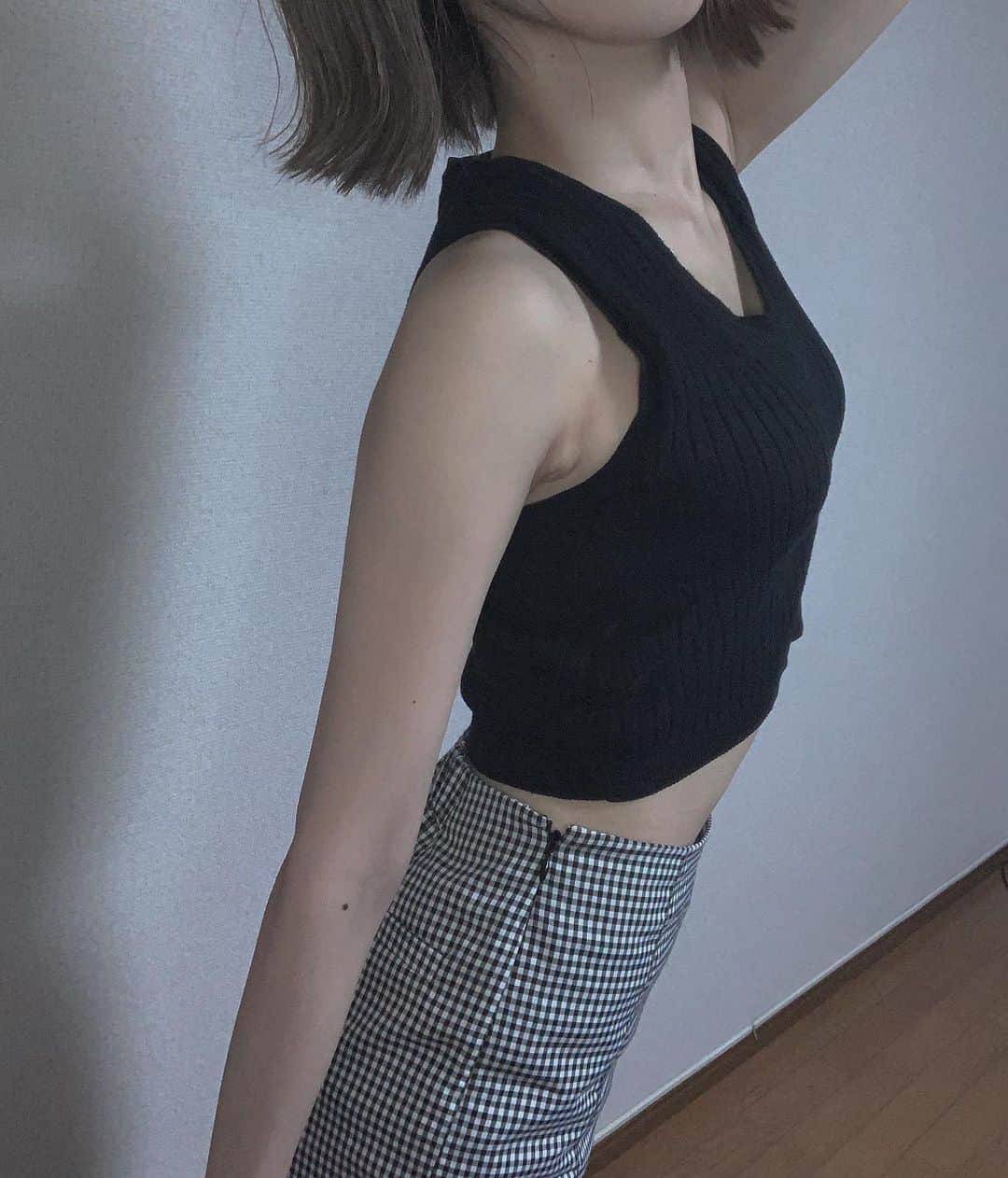 桑名利瑠のインスタグラム：「. . . 💪🏻💪🏻💪🏻 . . . #followｍe #fashion #code #photooftheday #l4l #followforfollowback #美容 #instafashion #selfie #selca #makeup #outfit #style #me #お腹痩せ #instagood #instalike #instapic #photo #tokyo #ボディケア #미용 #도쿄 #아이돌 #모델 #패션 #summer」