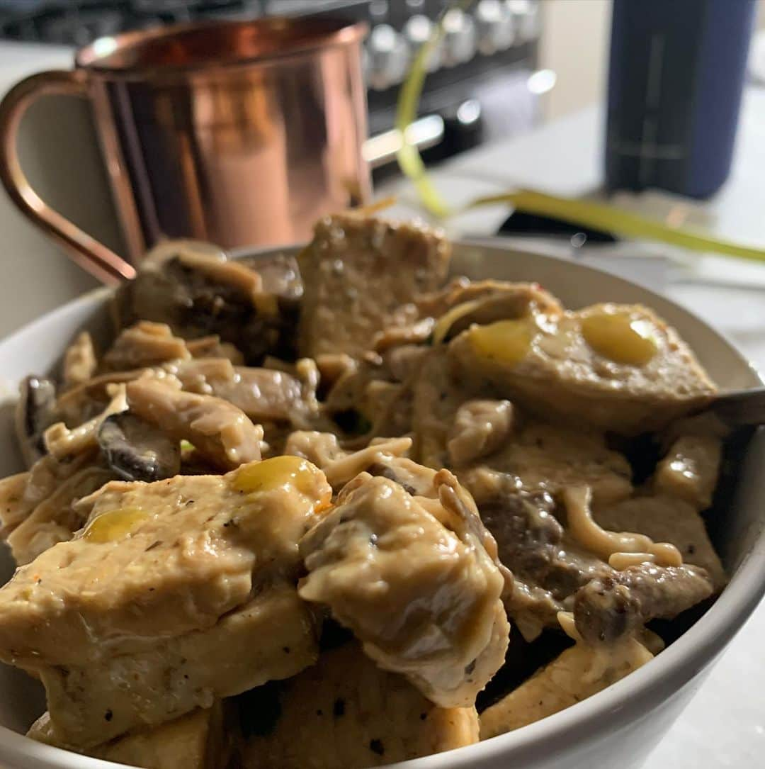 ボーイ・ジョージさんのインスタグラム写真 - (ボーイ・ジョージInstagram)「Tempeh with wild mushrooms, sautéed in coconut oil. Add mustard, cream, wheat free shoyu, paprika, cumin, salt & pepper, parsley, lime juice and my secret weapon, @eatenaliveldn fermented hot sauce!」7月6日 23時30分 - boygeorgeofficial