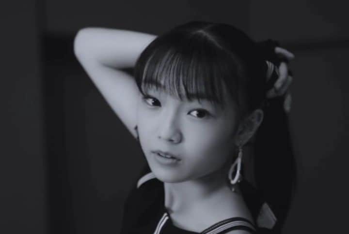 モーニング娘。'20のインスタグラム：「- . 😳😳😳😳😳😳😳 山﨑さん、、、！！ . . #山﨑愛生 . .」