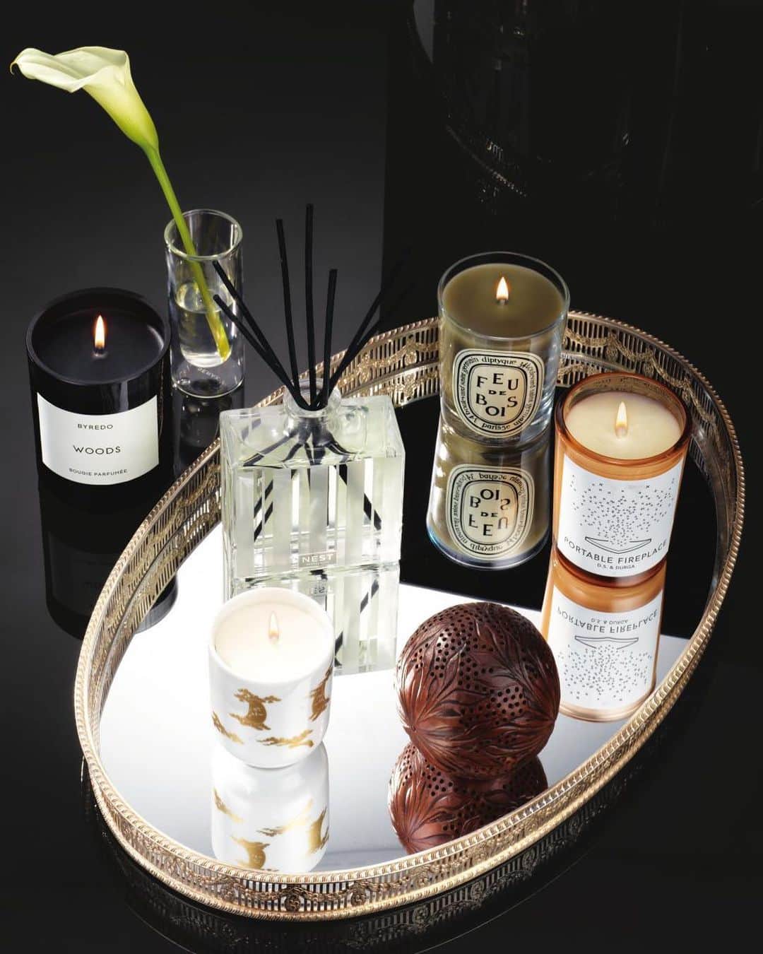 Saks Fifth Avenueのインスタグラム：「A calming scent, a comforting glow. Lighting the right kind of candle is like giving yourself a mini-meditation session. #SaksAtHome」