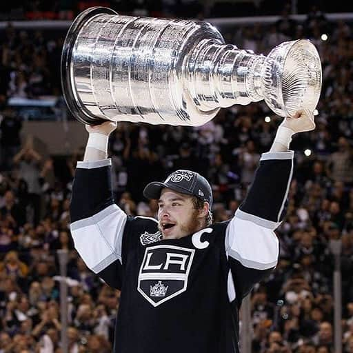 NHLさんのインスタグラム写真 - (NHLInstagram)「A moment @lakings fans will never forget!  Relive Game 6 of the 2012 Stanley Cup Final tonight at 8p ET on our Facebook, Twitter and YouTube.」7月7日 0時04分 - nhl