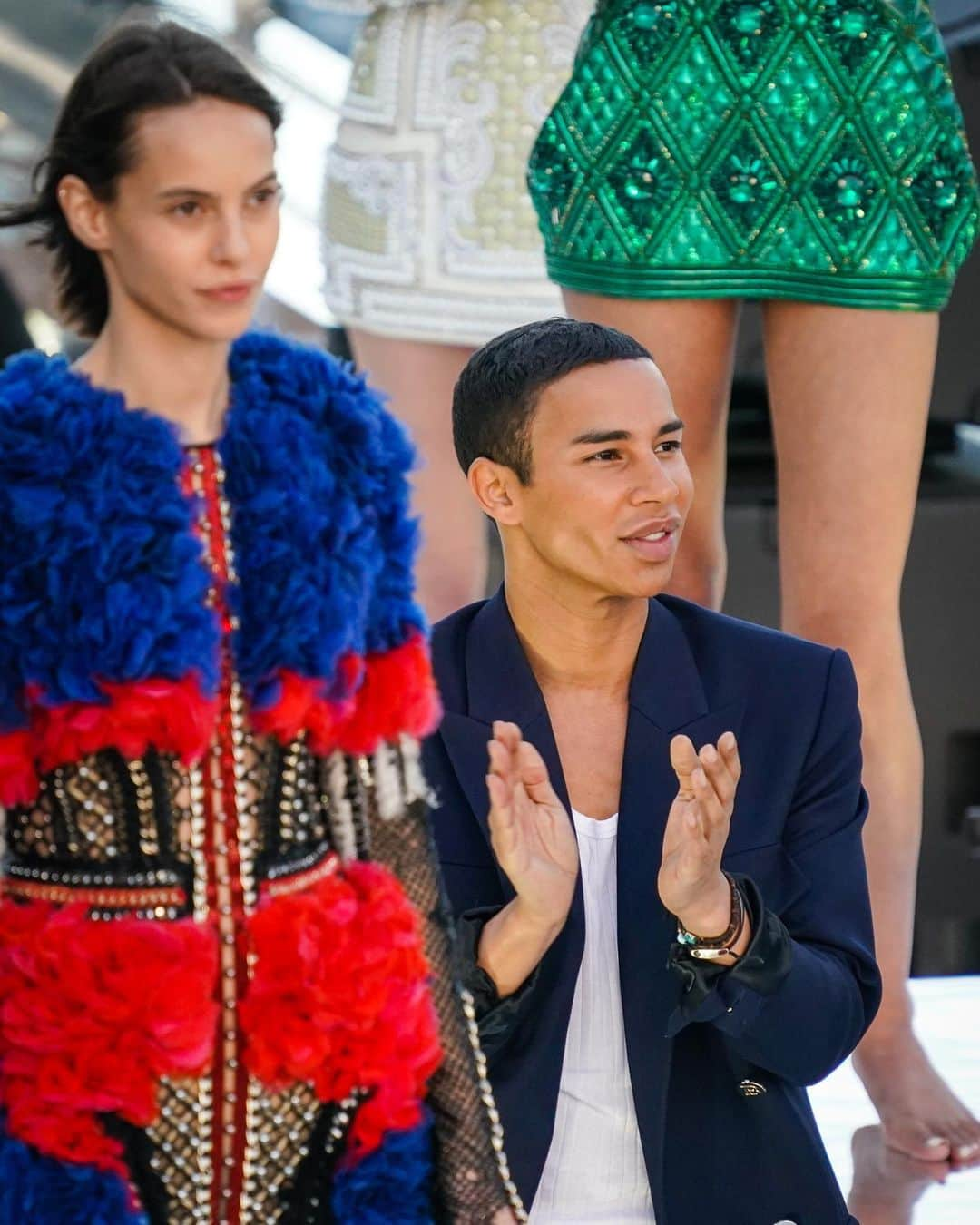 Vogue Italiaさんのインスタグラム写真 - (Vogue ItaliaInstagram)「@Balmain’s Creative Director @Olivier_Rousteing took his new #Balmain show to the Seine yesterday afternoon, showing archival pieces along with new women’s and men’s collections. Watch more about the #BalmainSurSeine event in Stories and via link in bio and stay tuned for more contents from the digital Paris Haute Couture Week.」7月7日 0時44分 - vogueitalia