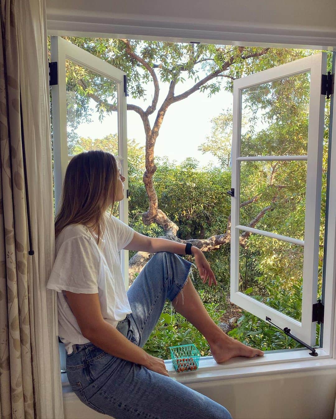 マリア・シャラポワのインスタグラム：「South of France? Italia? Nope, California ☀️☀️I’m not yet sure what defines the perfect getaway in today’s new circumstances, but if it’s anything like the few days we spent here, it felt refreshing to say the least. Thank you, @belmond for making everyone feel so safe. More on those baby 🍅’s later. #theartofbelmond」