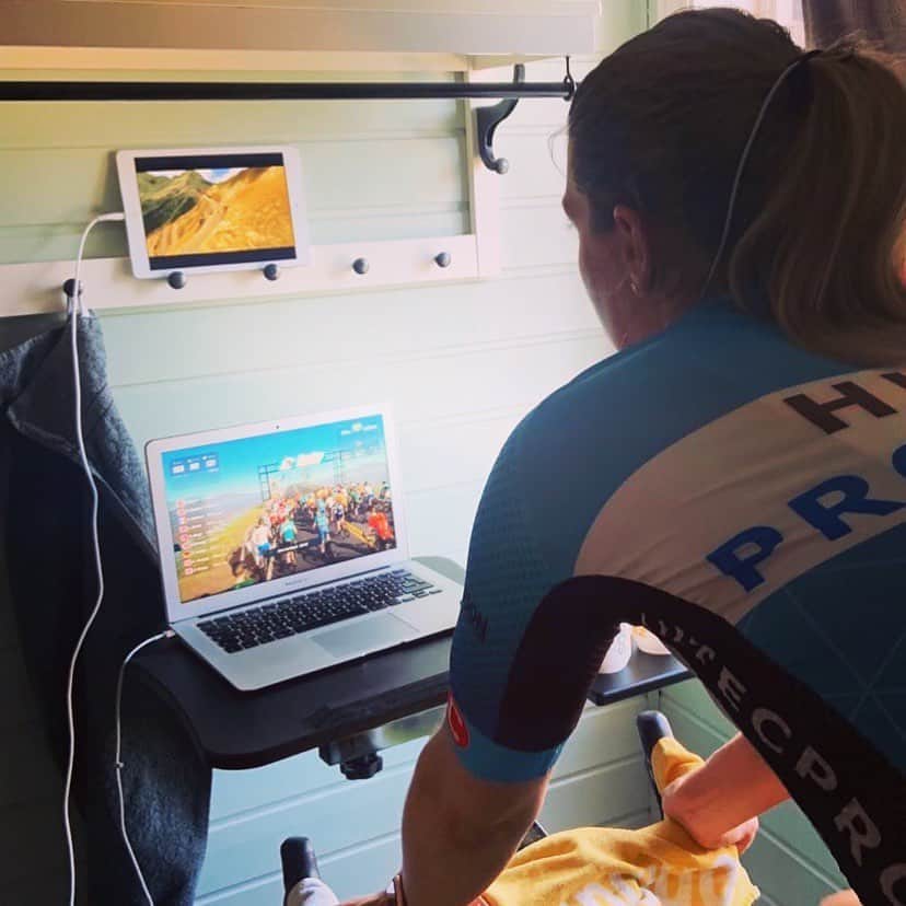 Fuji Bikesさんのインスタグラム写真 - (Fuji BikesInstagram)「We've all been waiting for "normal" to return, but we've been finding ways to stay busy in the mean time! The @teamhitecproducts racers have been racing on @gozwift. Have you given it a try? #Zwift #Racing #Covid19」7月7日 0時48分 - fujibikes