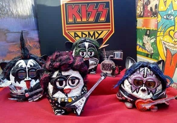 KISSさんのインスタグラム写真 - (KISSInstagram)「#KISSARMYROCKS! Check out these hand-made #Starchild, #Demon, #Spaceman & #Catman furbies created by Oscar Avila of Argentina.」7月7日 1時10分 - kissonline