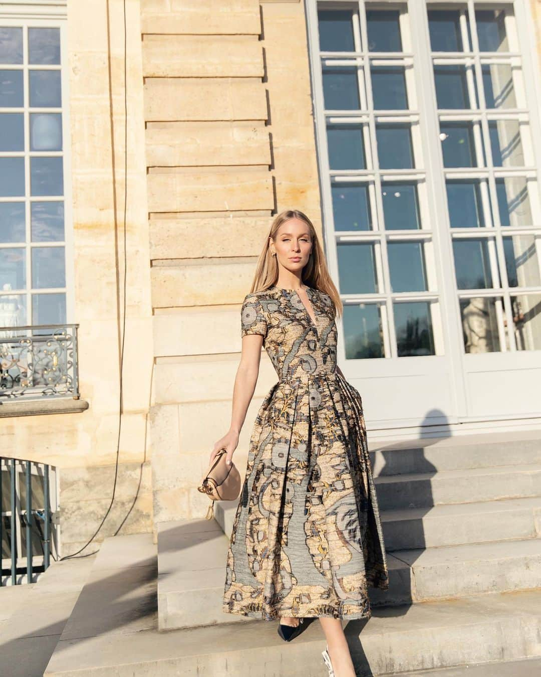 Carin Olssonさんのインスタグラム写真 - (Carin OlssonInstagram)「Ever since my very first #diorcouture show back in July of 2014 (I posted a little throwback in Stories if you want to see 🙈), @Dior’s Haute Couture shows have always been the highlight of these special weeks ♥️ So in honour of this digital Couture Week I thought I would share a little trip down memory lane in the form of some of my favourite Dior looks during past Haute Couture Weeks 😍 (From first to last photo: July 2019, Jan 2018, July 2017, Jan 2017, Jan 2018, July 2017, Jan 2020, July 2018, July 2017 & Jan 2019) Photos by: @hana_levan & @yleniacuellar」7月7日 1時22分 - parisinfourmonths