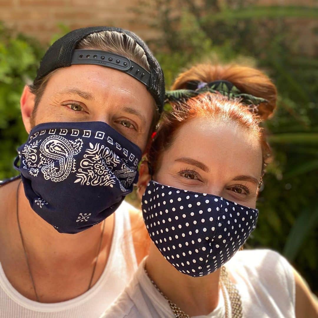 ダニール・ハリスのインスタグラム：「It’s not political, it’s polite, and it’s our best defense! Mask up and help keep yourself and those around you safe! #maskon #wearadamnmask」