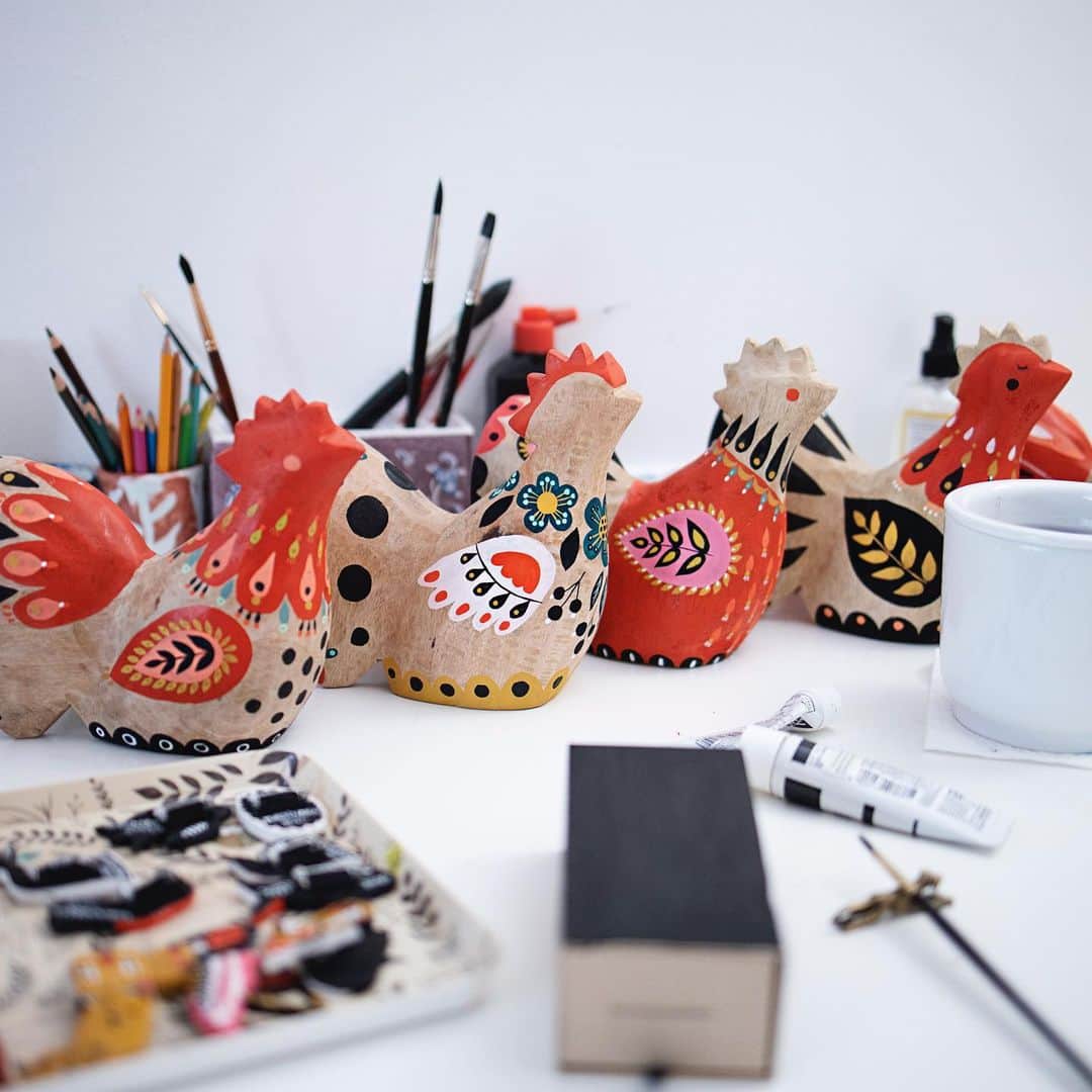 Dinara Mirtalipovaのインスタグラム：「Current desk situation  #mirdinarakokeshiandmatryoshka」