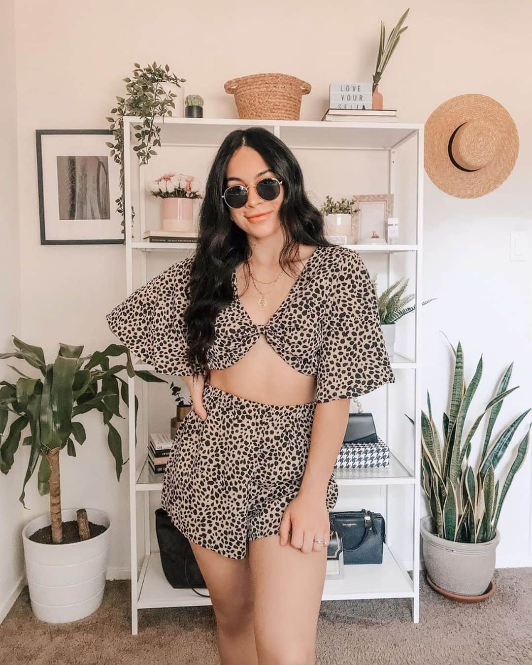 SHEINさんのインスタグラム写真 - (SHEINInstagram)「Serving looks this summer! 💛 @jessicamelgoza_  Shop Item #: 985940,1037018  #SHEIN #SHEINgals #SHEINstyle #SHEINss2020 #SHEINsummerfun #floral #dress」7月7日 2時09分 - sheinofficial