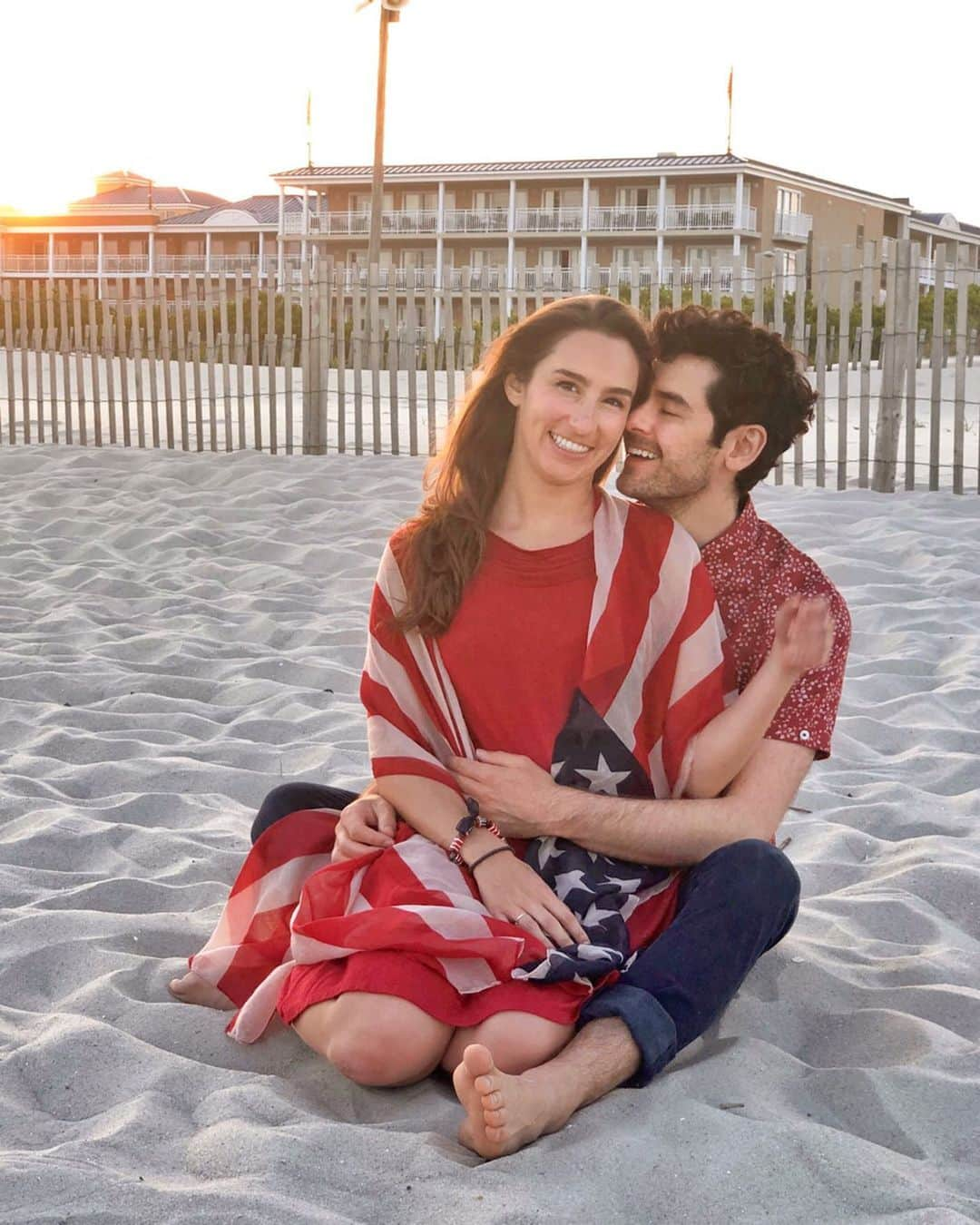 ブレンダン・ロビンソンさんのインスタグラム写真 - (ブレンダン・ロビンソンInstagram)「Enjoying the beautiful sunset w/ this beautiful girl ❤️ @hpugz  . 📸 by @artistmattlong  . . . #sunset #beach #summer #love #couple #vacation #beautiful」7月7日 2時25分 - brendanrobinson