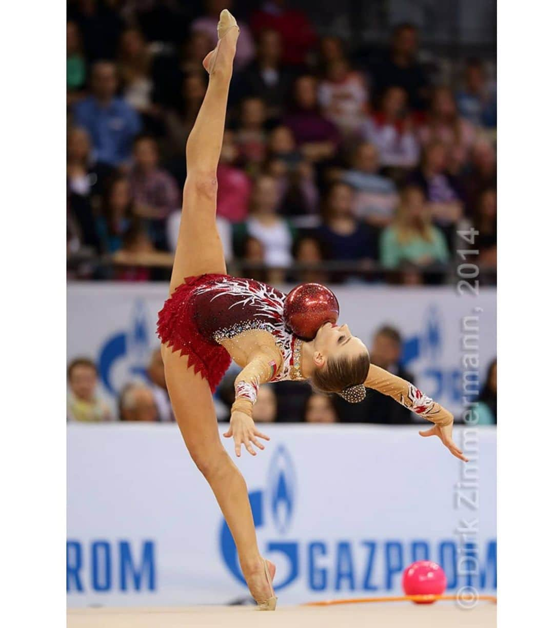 メリティナ・スタニウタさんのインスタグラム写真 - (メリティナ・スタニウタInstagram)「ONLINE TRAINING WITH ME ! ⠀ Gymnasts and coaches , happy to announce one more online training with ne on July 18th 18.00 Minsk time ! ⠀ Program :  🤸‍♀️ warm up with ball  ⠀ 🤸‍♀️ Apparatus difficulties with clubs  ⠀ 🤸‍♀️ Answers on your questions  ⠀ Duration 🕤  90 min ! ⠀ Link to REGISTER  here and in my Bio   ⠀https://micgymnasticsonline.as.me/schedule.php」7月7日 2時28分 - melitinastaniouta