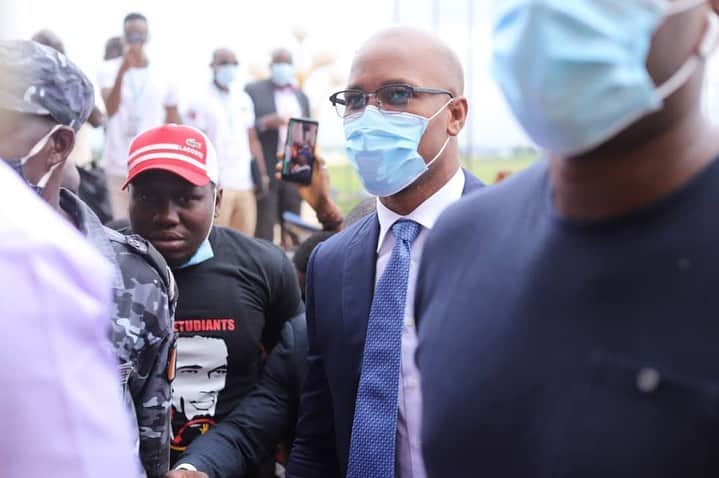 ディディエ・ドログバのインスタグラム：「Week-end très enrichissant à tous points de vue... Samedi, à Yamoussoukro, j’ai pris part à l’Assemblée Générale en prélude du lancement de ma campagne pour la Présidence de la FIF, ce qui m’a permis de communier avec l’ensemble des acteurs du football Ivoirien. Je remercie les autorités de la région du Gbèkê pour leur accueil chaleureux Dimanche à Bouaké.  C’est un honneur pour moi d’avoir été fait citoyen d’honneur de la ville de Bouaké.  Merci Monsieur le Ministre @amadou_kone_officiel et Monsieur Djibo Nicolas, Maire de la ville de Bouaké Je reviens bientôt !  DD - Dahizokoh - Tito - Gbagbadêh - Aka Nanan Koua  Daly🤴🏾」