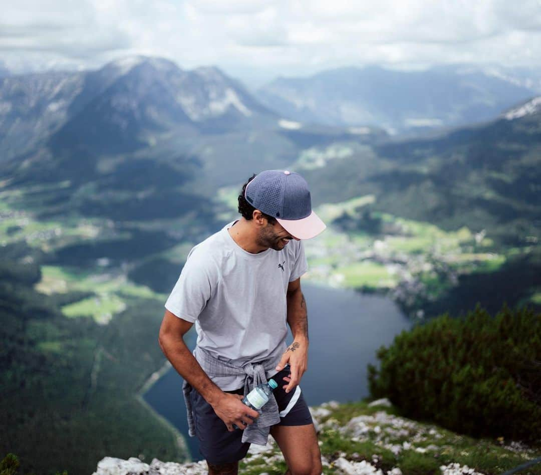 ダニエル・リカルドさんのインスタグラム写真 - (ダニエル・リカルドInstagram)「Got outdoors today. Good training and headspace. 6 more days 🚥」7月7日 2時35分 - danielricciardo