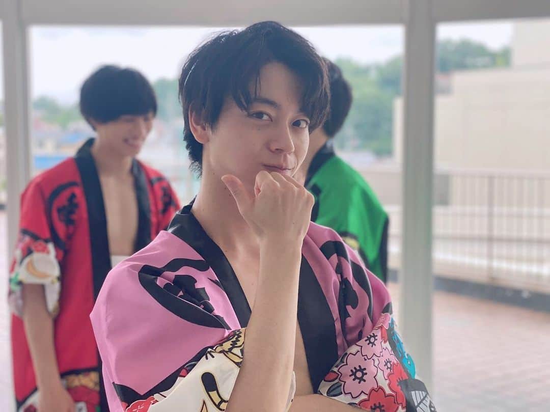 祭nine.のインスタグラム：「神田陸人です！ 七夕を皆さんはいかがお過ごしですか？ 祭nine.はどまつり関連の撮影中！ そのオフショットをどうぞ〜っ 今のケータイのカメラって凄い！！  #雨男パワー発揮しました #お気に入りの3枚 #どまつりチャレンジ #みんなも踊ってね」