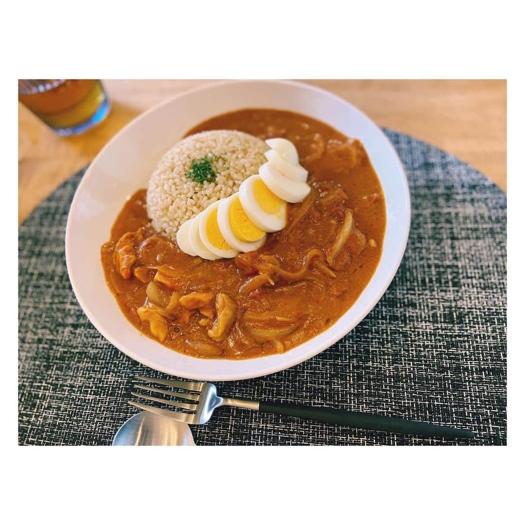 大山未希さんのインスタグラム写真 - (大山未希Instagram)「🍛 ひさしぶりのごはん載せ。 バターチキンカレー作ってみた。 あとはサラダもろもろ🥗 バターをもう少しいれてもよかったかなぁー って感じだったけど これはこれでおいしかったー😋 #バターチキンカレー #おうちごはん #みきごはん🍙 ↓」7月7日 12時12分 - miki_oyama1003