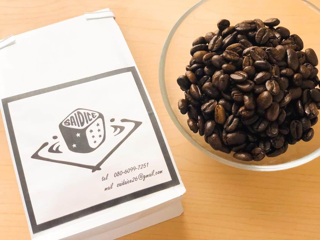 中家佐奈のインスタグラム：「大知くんが作っているコーヒー。 かわいいかわいい大ちゃんが届けてくれたコーヒー！笑  開けた瞬間からいい匂い❤︎ . . #SAIDICE #齊藤大知 #今年から #ひがし北海道クレインズ #新天地でも頑張れ #コーヒーのある暮らし #スープカレー奢りましょう #coffee」