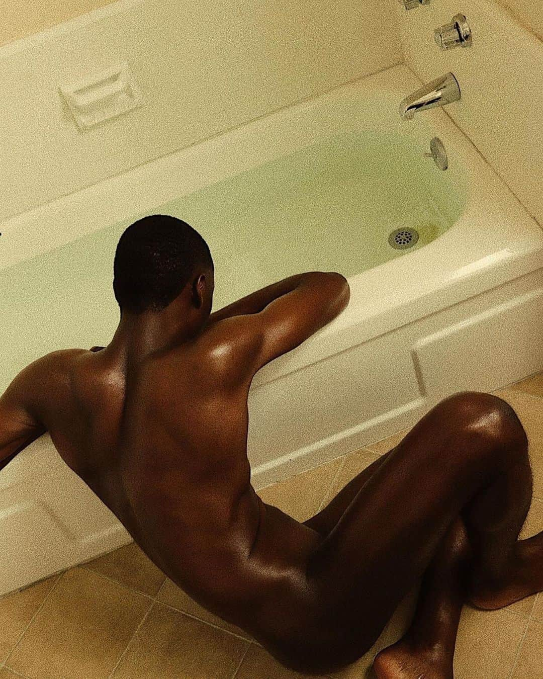 Paul Octaviousさんのインスタグラム写真 - (Paul OctaviousInstagram)「Beautiful and deeply felt Image and words by @hen_____ry . ✊🏿: “there’s this ripple in the black community that doesn’t allow a black man to be artistically vulnerable... yet still be looked at as a man. I spent too many hours contemplating what people would perceive this image as, even after dozens of you,male and female, flooded my DMs with positive artistic reflection. I love y’all for that, I love myself for what I’ve grown to be... I’ve grown to be a piece of art in progress. We are all a piece of art in progress... God bless the black creative and the forward progression of his people.” • • • • • • Self Portrait: @_lovejonesphoto.c #black #artistsoninstagram #blackartists #blackart #artistsoninstagram #revolutionary #blackexterior #blacklove #motivation #blackprotest #losangeles #photooftheday #photography #selfportraitphotography #sunset」7月7日 12時21分 - pauloctavious