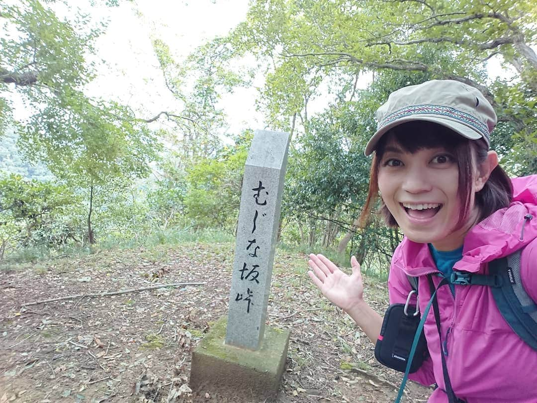 桜花さんのインスタグラム写真 - (桜花Instagram)「こんにちはでございマウンテン🗻🍀  本日もナイスな１日にいたしましょ✨  以前訪れたむじな坂峠🗻  色んな名前の峠がありますな🌷  #おはよう  #おはようございマウンテン」7月7日 12時38分 - mountainohka