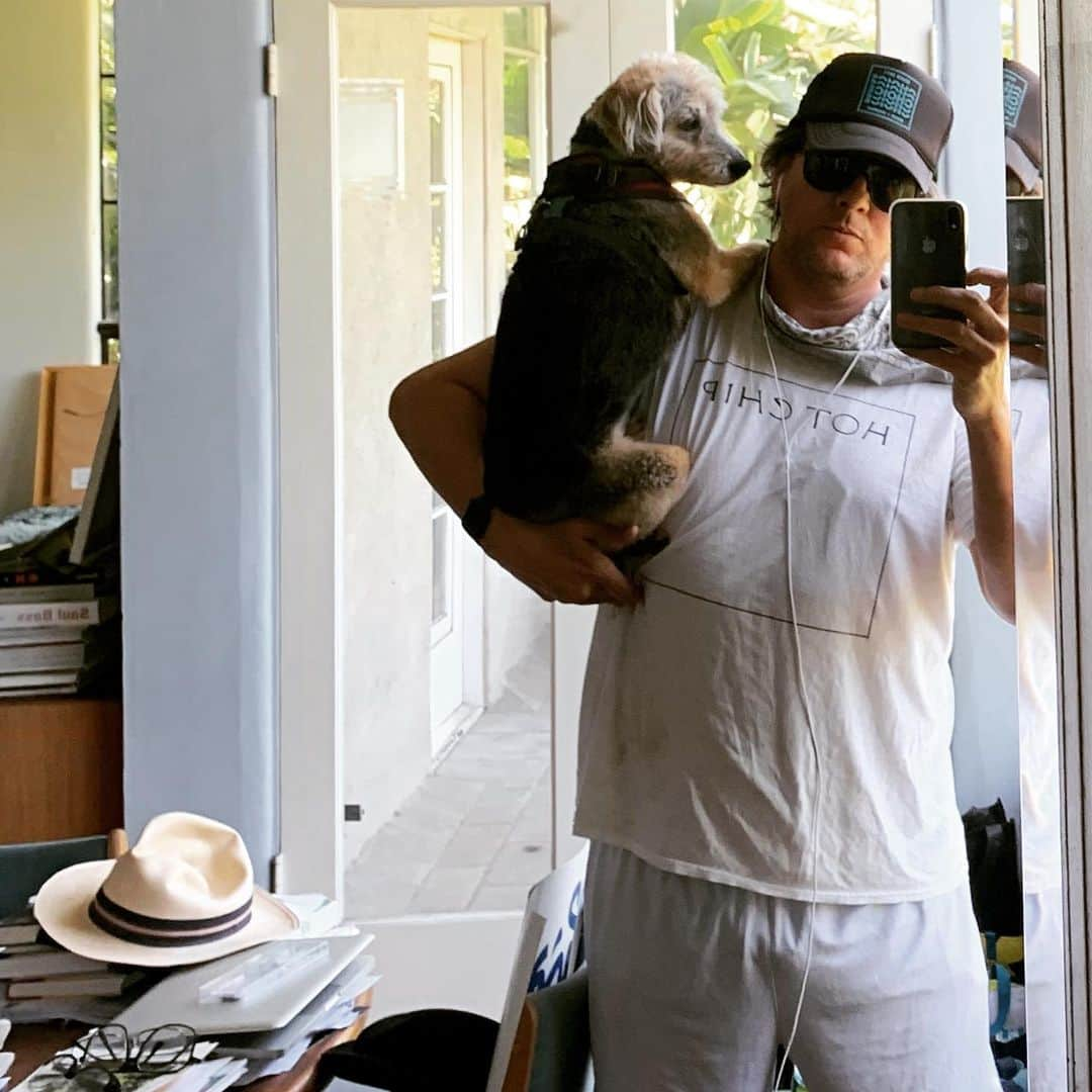 ジェイ・ハガリーさんのインスタグラム写真 - (ジェイ・ハガリーInstagram)「We’ve been spending a lot of time together. She’s had some grooming. I have not. Today it’s a 4 mile hike and the rest of @podcastone  #terriersofinstagram」7月7日 4時39分 - jayhuguleyofficial